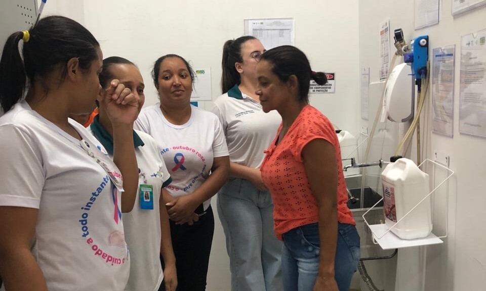 Equipe de higienização da Policlínica de Goianésia recebe treinamento